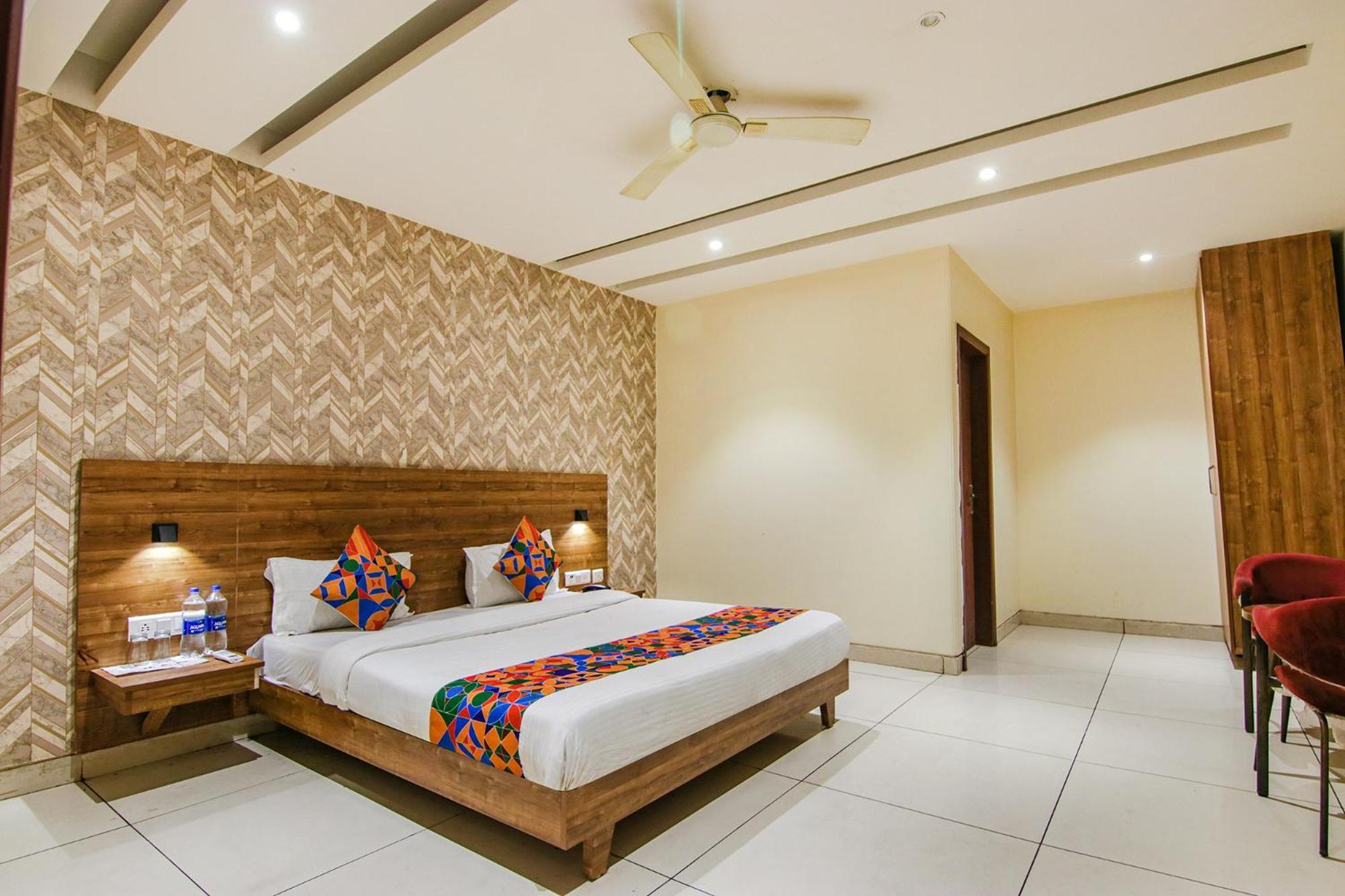 Fabhotel Golden Glory Нью-Дели Экстерьер фото
